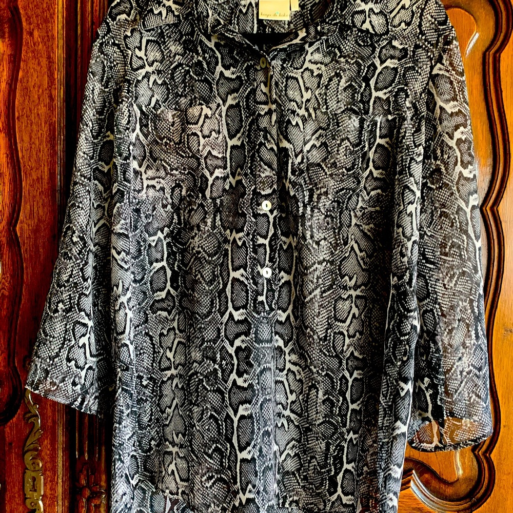 Black and light grey snake print shirt